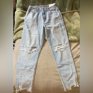 American Eagle Jeans, size 2 curvy mom jean light destroy wash, brand new